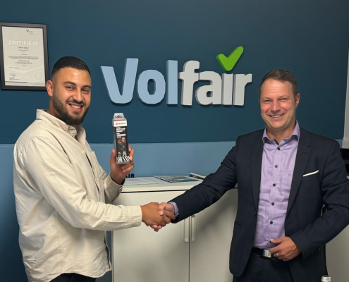 Volkan Babur von der Volfair GmbH in Hamburg und Antonio Niemer