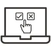 Bildschirm symbolisiert das Ausfüllen eines Antrages für die Balkonkraftwerk-Versicherung