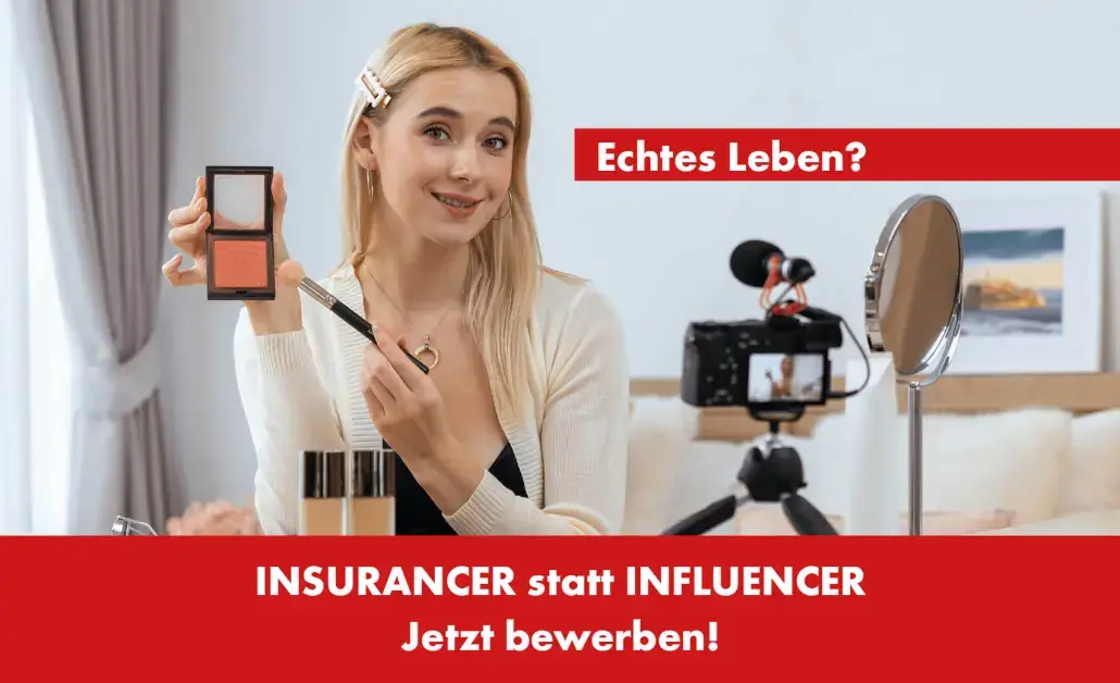 Junge Frau sitzt an einem Tisch und nimmt ein Kosmetik-Tutorial auf